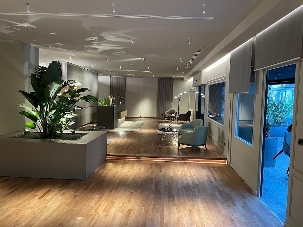 Hotel Romana Residencia