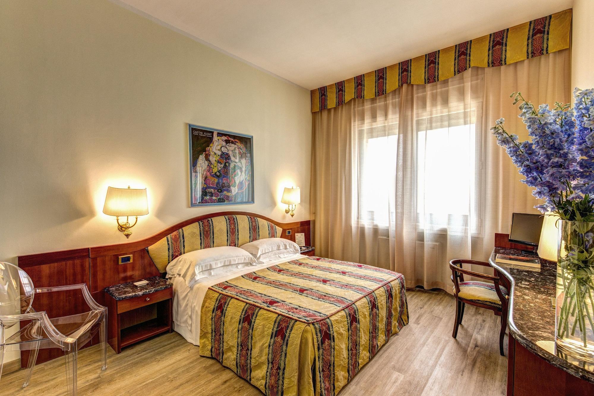 Romana Residencia 4*